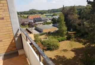 Zu kaufen: 2-Zimmer-Wohnung mit Garage und Balkon in Krefeld-Inrath