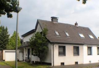 Doppelhaushälfte mit großem Grundstück in Oberhausen