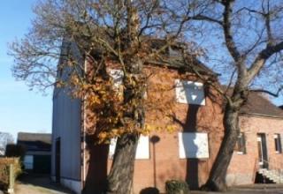 Ein,-Zwei oder Mehrgenerationenhaus mit zusätzlich ca. 1000 m² als Baugrundstücke