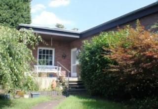 Freistehender Bungalow bietet Platz und Raum für kreativen Neuanfang!