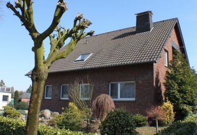 Freistehendes Zweifamilienhaus