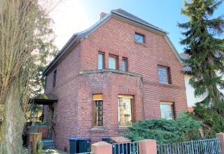 Verkauft: Mehrgenerationenhaus mit großem Garten & Baugrundstück