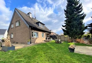 Zweifamilienhaus in Moers-Asberg zu kaufen!